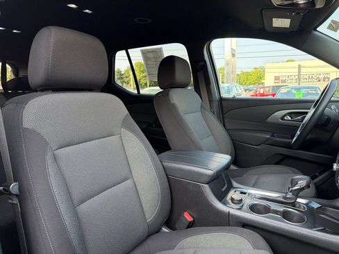 Used 2023 Chevrolet Traverse LT w/ LPO, Floor Liner Package AWD/4WD image 28