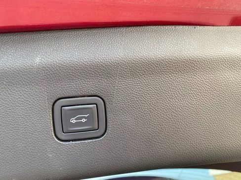 Used 2024 Buick Enclave Premium image 8