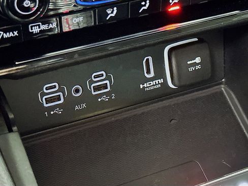 Used 2023 Jeep Grand Cherokee L Limited w/ Luxury Tech Group II image 34