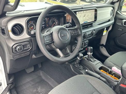 New 2026 Jeep Gladiator Sport AWD/4WD image 2