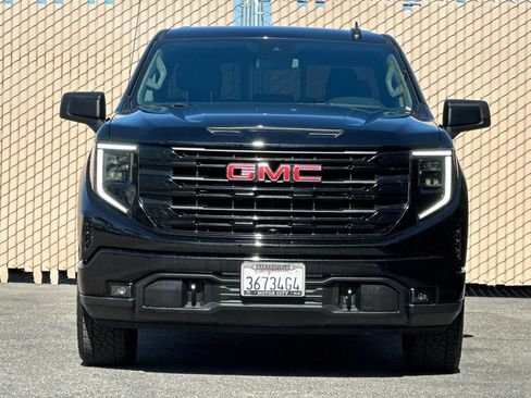 Certified 2025 GMC Sierra 1500 Elevation w/ Preferred Package AWD/4WD image 9