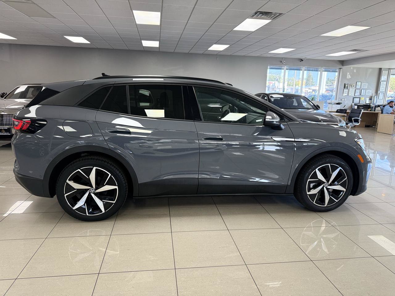 Used 2023 Volkswagen ID.4 Pro S RWD image 3