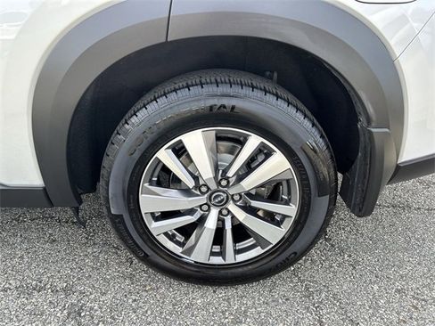 Certified 2022 Nissan Pathfinder SL image 11