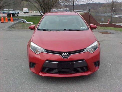 Used 2015 Toyota Corolla LE FWD image 3
