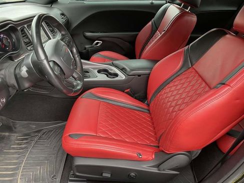 Used 2020 Dodge Challenger SXT w/ Blacktop Package image 15