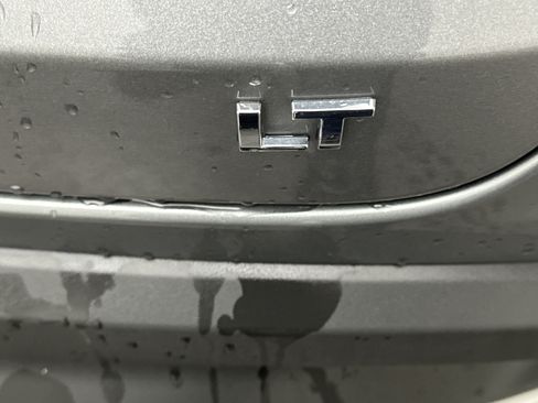 Used 2025 Chevrolet Trax LT w/ LT Convenience Package image 12