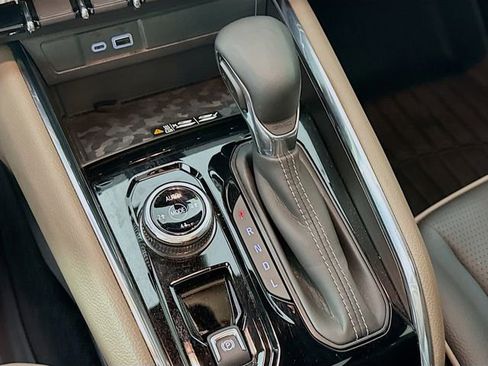 Used 2024 GMC Canyon Denali image 20