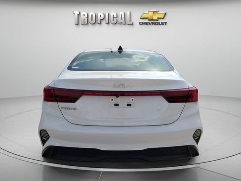 Used 2023 Kia Forte LXS w/ LXS Technology Package FWD image 4