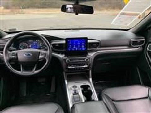 Used 2020 Ford Explorer XLT w/ Equipment Group 202A image 24