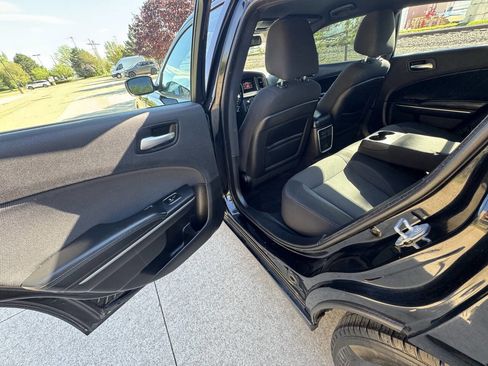 Used 2016 Dodge Charger SE w/ Popular Equipment Group RWD image 11