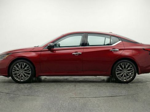 Used 2025 Nissan Altima 2.5 SV image 5