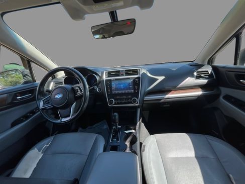 Used 2018 Subaru Outback 2.5i Limited AWD/4WD image 9