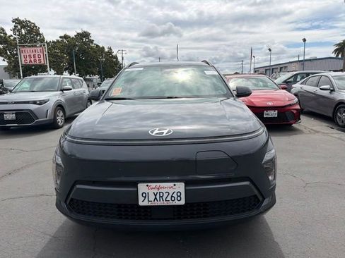 Used 2024 Hyundai Kona SEL FWD image 2