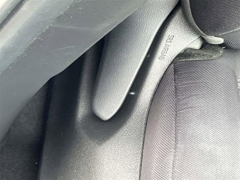 Used 2023 Toyota Highlander LE image 21