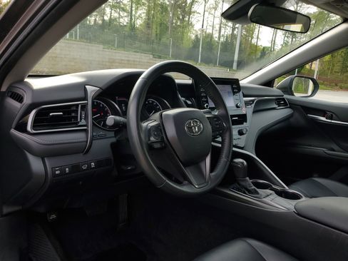 Used 2024 Toyota Camry SE image 14