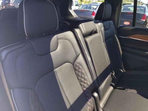 Used 2023 Jeep Grand Cherokee L Summit image 24