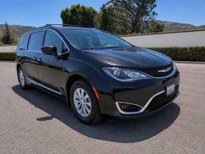Used 2017 Chrysler Pacifica Touring-L