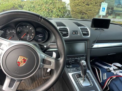 Used 2015 Porsche Cayman image 10