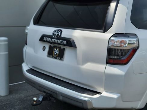 Used 2018 Toyota 4Runner TRD Off-Road Premium AWD/4WD image 41