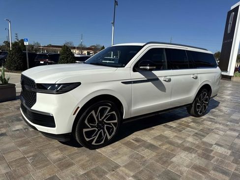 New 2026 Lincoln Navigator L Reserve AWD/4WD image 5