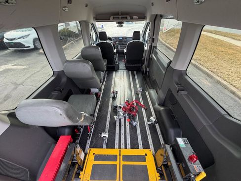 Used 2020 Ford Transit 150 XL image 2