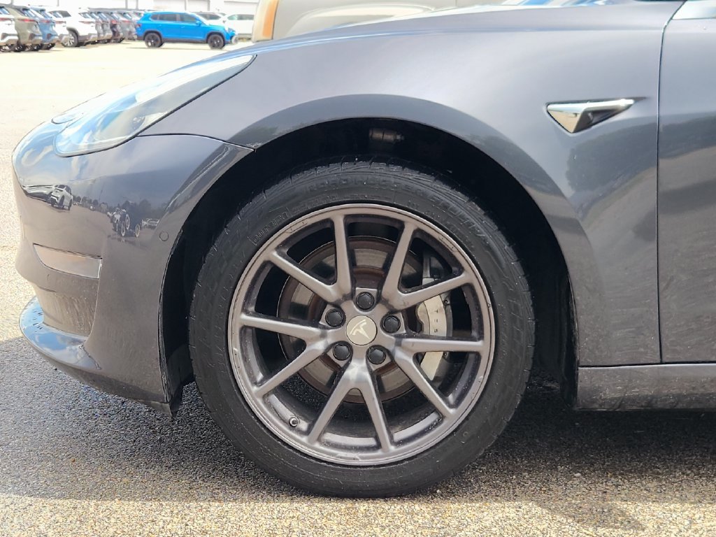 Used 2019 Tesla Model 3 Standard Range Plus RWD image 5