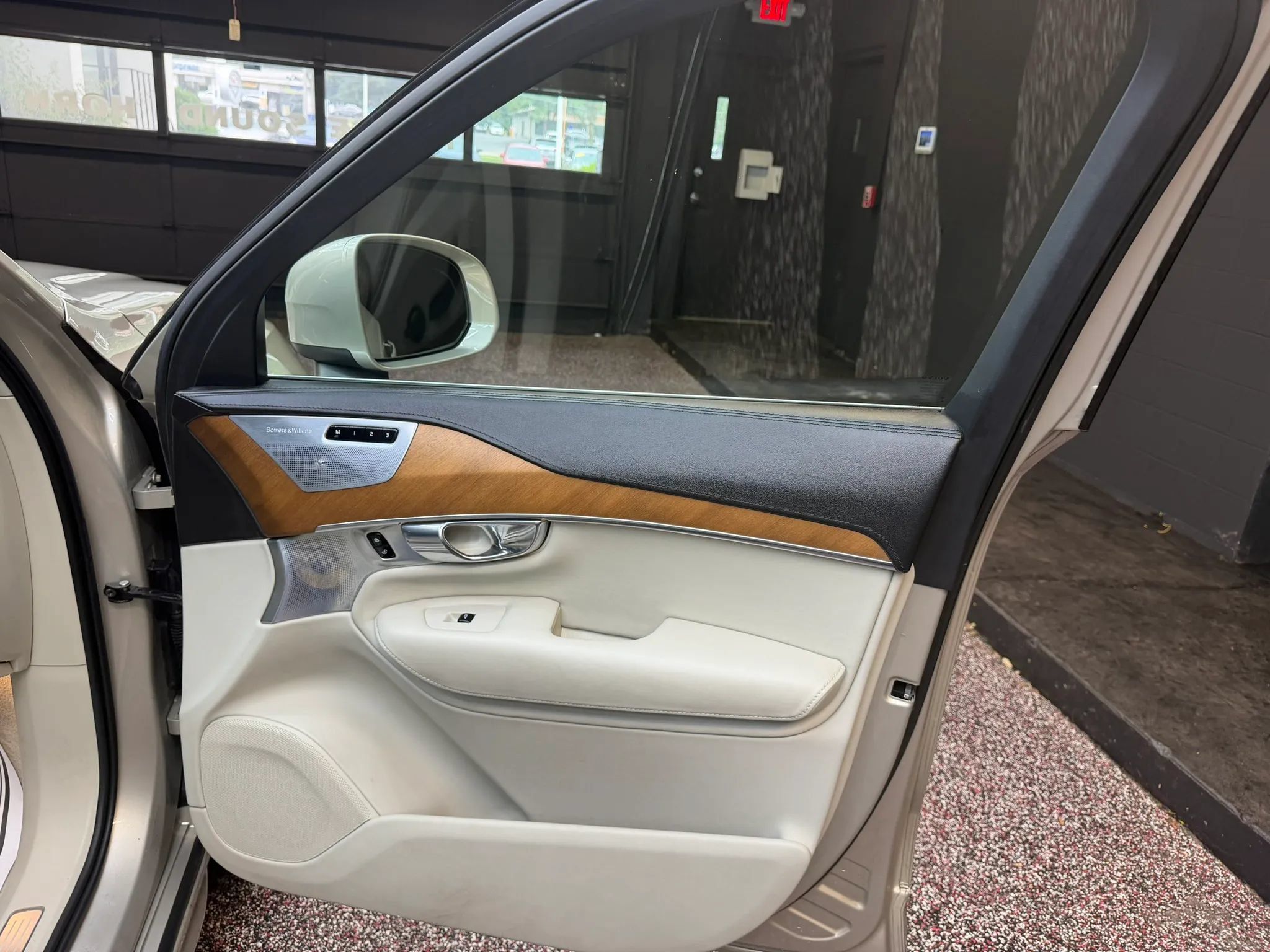 Used 2016 Volvo XC90 T6 Inscription AWD/4WD image 26