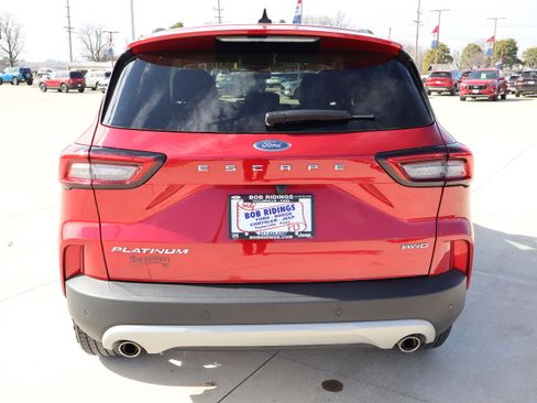 Used 2023 Ford Escape Platinum image 6