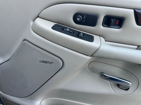 Used 2002 Cadillac Escalade EXT image 43