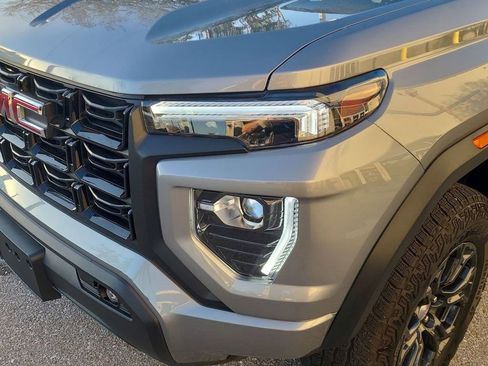 Used 2024 GMC Canyon Elevation w/ Convenience Package image 16