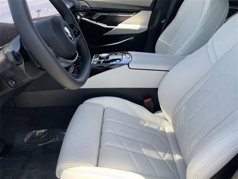 New 2025 BMW 530i image 19