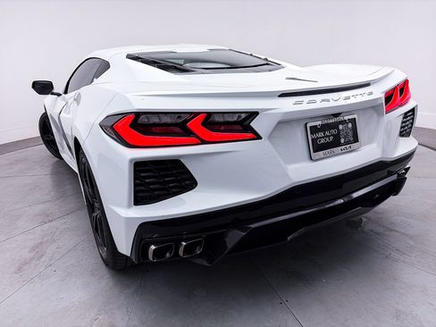 Used 2021 Chevrolet Corvette Stingray w/ Engine Appearance Package image 10