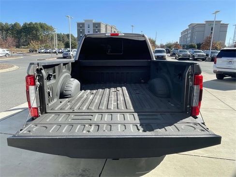Used 2019 Ford F350 Lariat w/ Chrome Package image 8