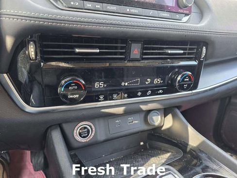 Used 2022 Nissan Rogue SV image 15