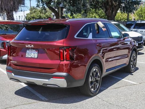 Used 2024 Kia Sorento S FWD image 10