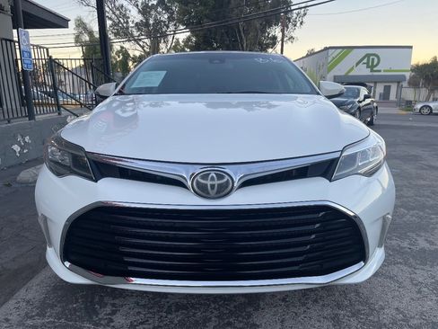 Used 2017 Toyota Avalon Touring image 2