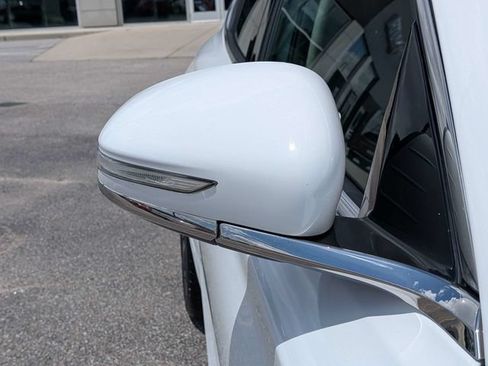 Used 2023 Genesis G70 2.0T AWD/4WD image 13