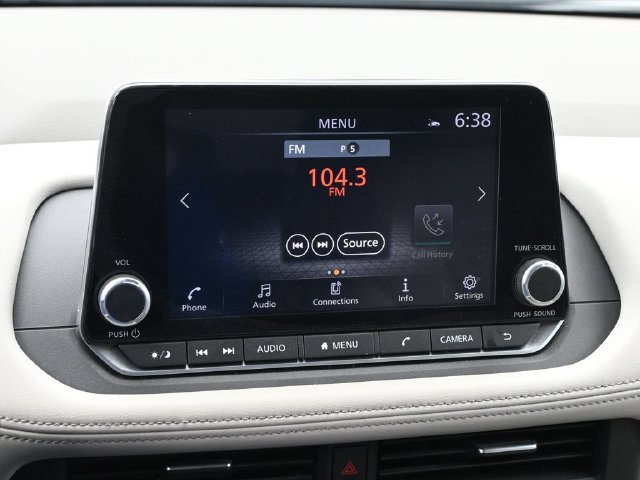 Used 2025 Nissan Rogue SV AWD/4WD image 16