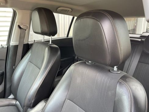 Used 2022 Chevrolet Trax LT FWD image 24