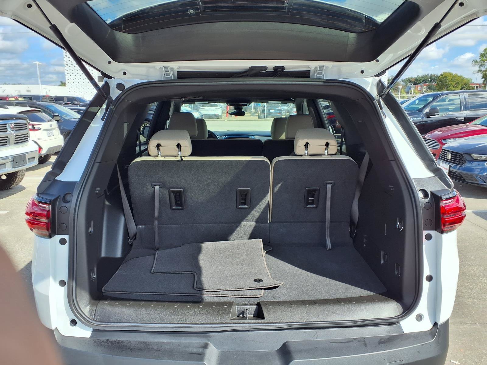 Used 2023 Chevrolet Traverse LS w/ Safety Package FWD image 21
