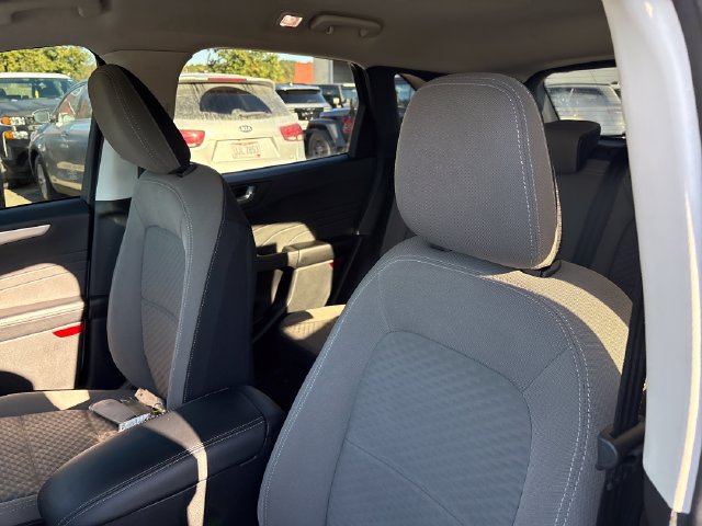 Used 2021 Ford Escape SE w/ Cold Weather Package AWD/4WD image 9