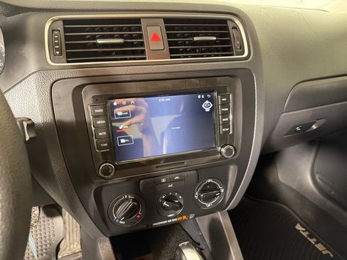 Used 2014 Volkswagen Jetta SE FWD image 15