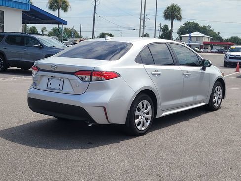 Used 2025 Toyota Corolla LE FWD image 5