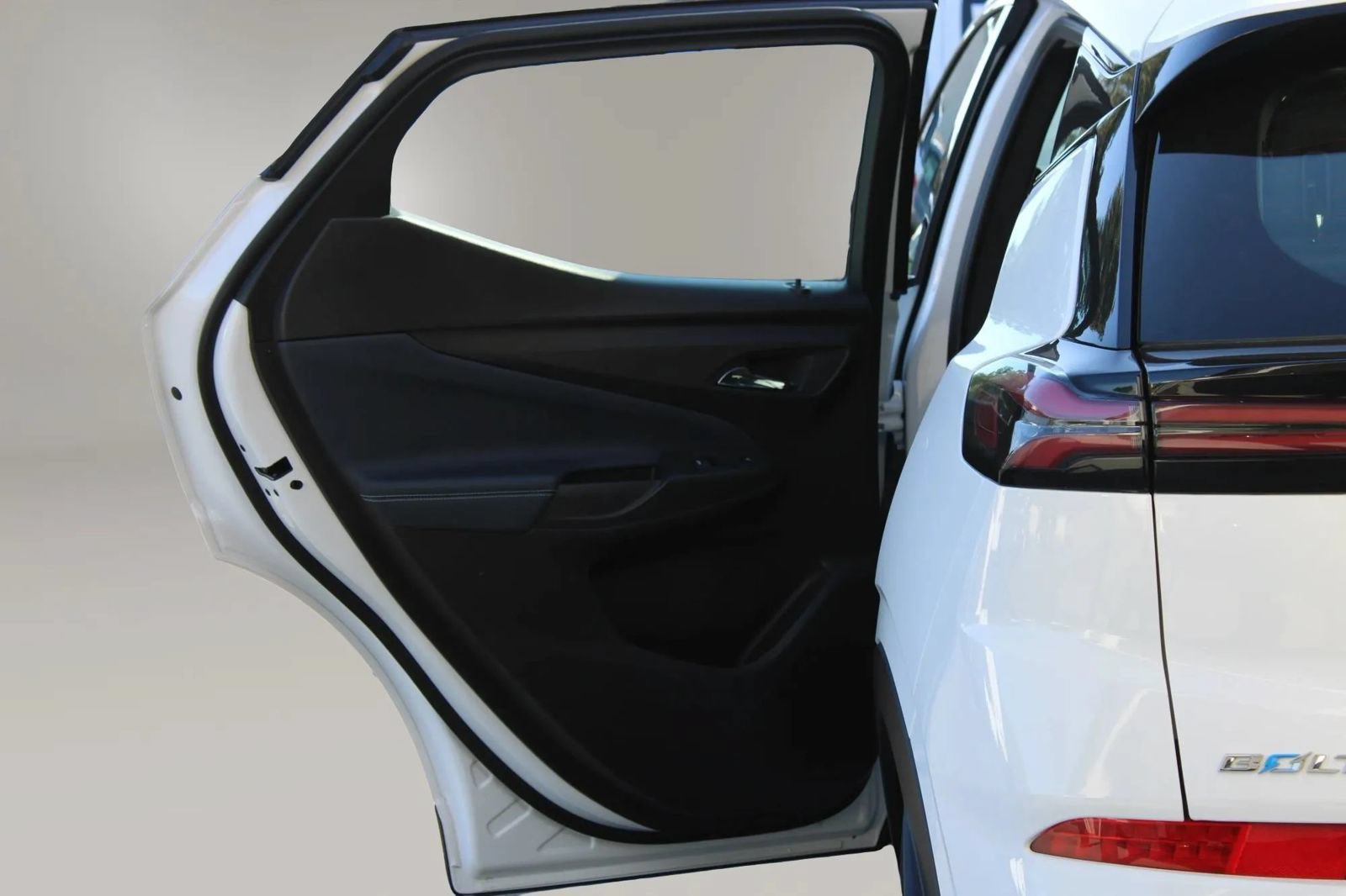 Used 2022 Chevrolet Bolt EUV Premier w/ Launch Edition FWD image 12