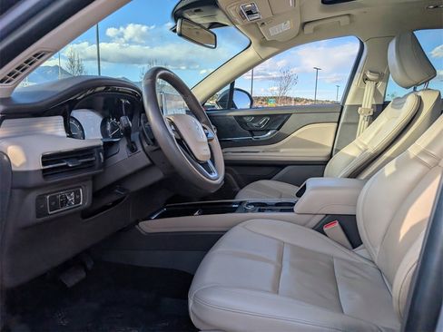 Used 2022 Lincoln Corsair AWD w/ Premium Package image 10