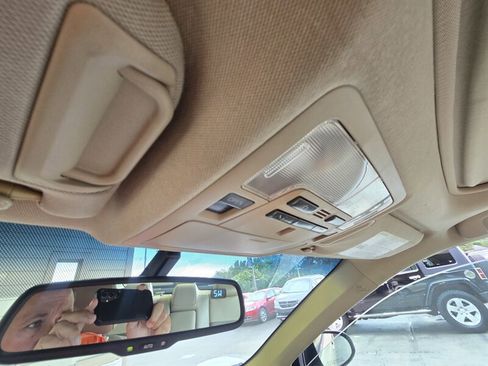 Used 2012 Toyota Camry XLE image 23