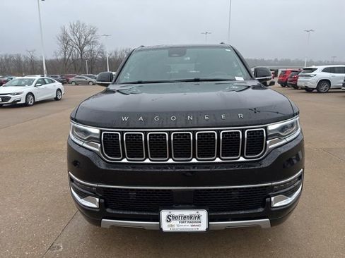 Used 2023 Jeep Wagoneer L Series II image 8