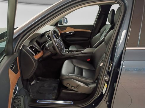 Used 2023 Volvo XC90 T8 Plus AWD/4WD image 4