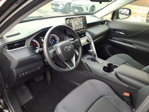 Used 2022 Toyota Venza LE image 13