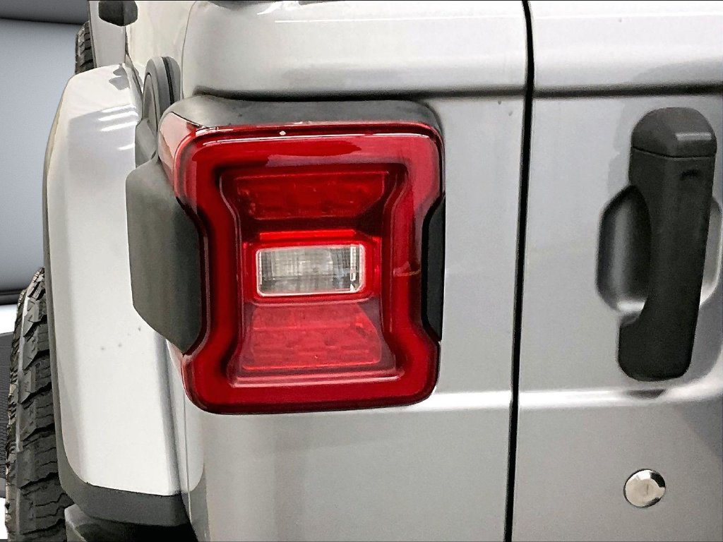 Used 2019 Jeep Wrangler Unlimited Sahara AWD/4WD image 23